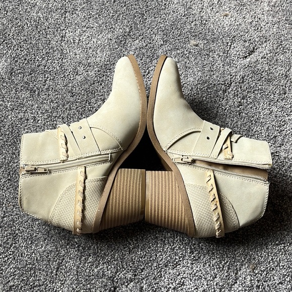 Maurice’s - Picture 6 of 7